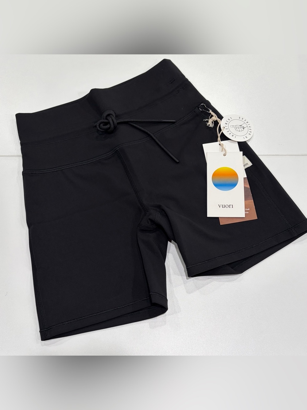 Vuori Women's XS Daily Short Black NWT Smooth High-Rise Drawstring Waistband